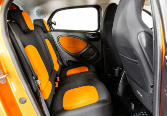 Подержанный автомобиль Smart Forfour 2016 года (18 фото)