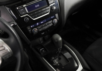 Подержанный автомобиль Nissan X-Trail 2016 года (17 фото)