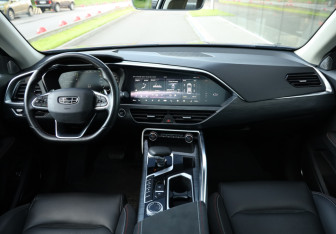Подержанный автомобиль Geely Tugella 2021 года (14 фото)