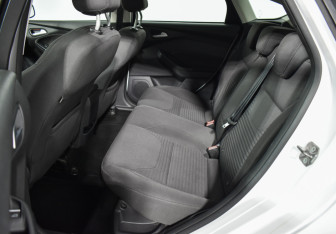 Подержанный автомобиль Ford Focus Hatchback 2017 года (12 фото)