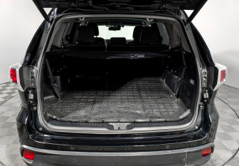 Подержанный автомобиль Toyota Highlander 2014 года (25 фото)