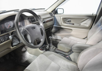 Подержанный автомобиль Volvo S70 1997 года (9 фото)