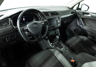 Подержанный автомобиль Volkswagen Tiguan 2016 года (11 фото)