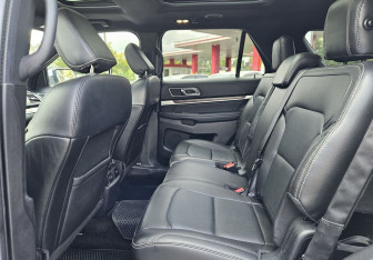 Подержанный автомобиль Ford Explorer 2018 года (9 фото)