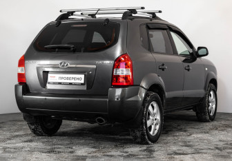 Подержанный автомобиль Hyundai Tucson 2007 года (5 фото)