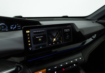 Подержанный автомобиль Changan UNI-V 2023 года (19 фото)
