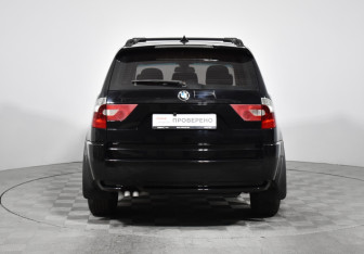 Подержанный автомобиль BMW X3 2004 года (6 фото)
