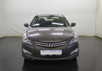 Подержанный автомобиль Hyundai Solaris Sedan 2015 года (2 фото)
