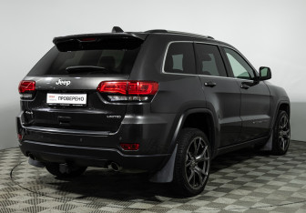 Подержанный автомобиль Jeep Grand Cherokee 2017 года (5 фото)