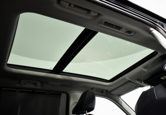 Подержанный автомобиль Toyota Highlander 2021 года (16 фото)