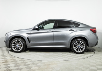 Подержанный автомобиль BMW X6 2017 года (8 фото)
