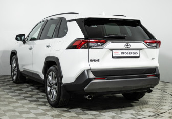 Подержанный автомобиль Toyota RAV4 2020 года (7 фото)