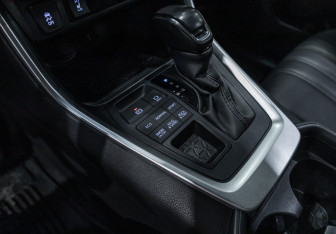 Подержанный автомобиль Toyota RAV4 2021 года (21 фото)