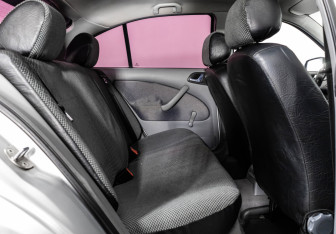 Подержанный автомобиль Skoda Octavia Liftback 2001 года (15 фото)