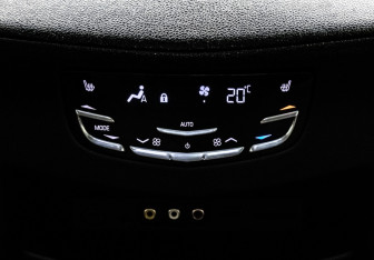 Подержанный автомобиль Cadillac Escalade Suv 2015 года (28 фото)