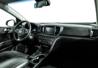 Подержанный автомобиль Kia Sportage 2018 года (9 фото)