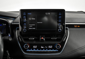 Подержанный автомобиль Toyota Corolla Sedan 2019 года (16 фото)