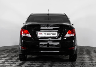 Подержанный автомобиль Hyundai Solaris Sedan 2011 года (6 фото)