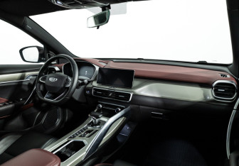 Подержанный автомобиль Geely Coolray 2023 года (9 фото)