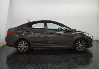 Подержанный автомобиль Hyundai Solaris Sedan 2015 года (4 фото)