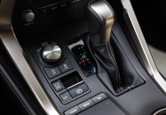 Подержанный автомобиль Lexus NX 2019 года (18 фото)