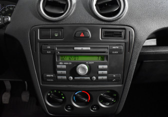 Подержанный автомобиль Ford Fusion 2007 года (17 фото)