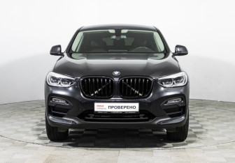 Подержанный автомобиль BMW X4 2019 года (2 фото)