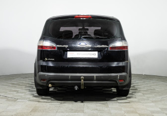 Подержанный автомобиль Ford S-MAX 2006 года (6 фото)