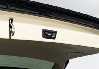 Подержанный автомобиль BMW X3 2020 года (21 фото)