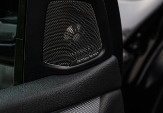 Подержанный автомобиль BMW X5 2017 года (15 фото)