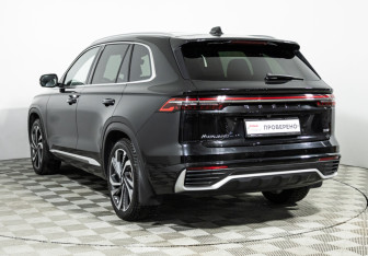 Подержанный автомобиль Geely Monjaro 2023 года (7 фото)