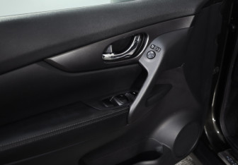 Подержанный автомобиль Nissan X-Trail 2016 года (20 фото)