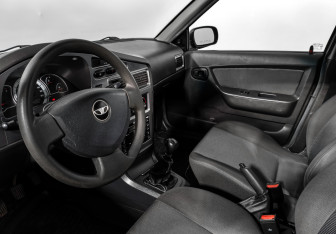 Подержанный автомобиль Daewoo Nexia Sedan 2012 года (9 фото)
