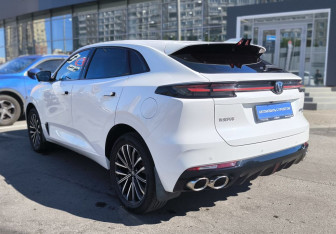 Подержанный автомобиль Changan UNI-K 2023 года (6 фото)