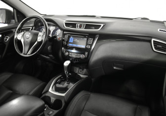 Подержанный автомобиль Nissan Qashqai 2016 года (10 фото)