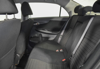 Подержанный автомобиль Toyota Corolla Sedan 2007 года (11 фото)