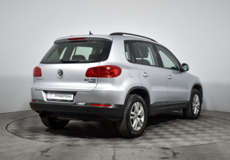 Подержанный автомобиль Volkswagen Tiguan 2015 года (5 фото)