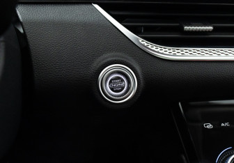 Подержанный автомобиль FAW Bestune B70 2023 года (19 фото)