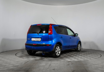 Подержанный автомобиль Nissan Note 2007 года (5 фото)
