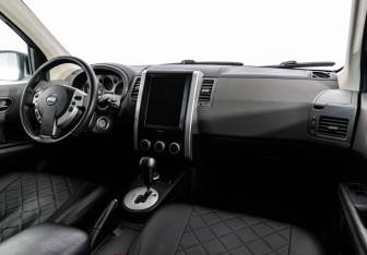Подержанный автомобиль Nissan X-Trail 2007 года (9 фото)