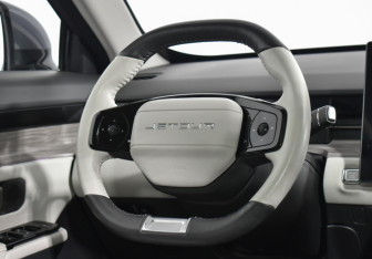 Подержанный автомобиль Jetour Dashing 2023 года (14 фото)