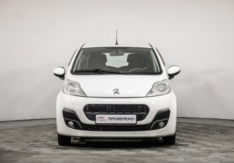 Подержанный автомобиль Peugeot 107 2012 года (2 фото)
