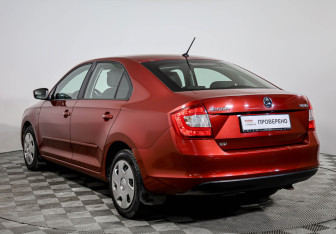 Подержанный автомобиль Skoda Rapid Liftback 2016 года (7 фото)