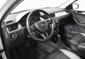 Подержанный автомобиль Skoda Rapid Liftback 2019 года (9 фото)