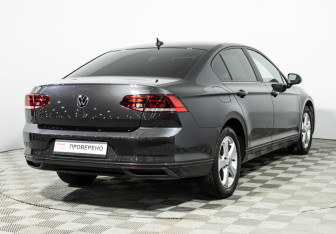 Подержанный автомобиль Volkswagen Passat Sedan 2021 года (5 фото)