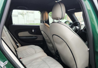Подержанный автомобиль MINI Clubman Wagon 2019 года (12 фото)