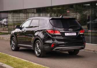 Подержанный автомобиль Hyundai Santa Fe 2018 года (8 фото)
