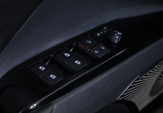 Подержанный автомобиль Toyota Camry Sedan 2019 года (13 фото)