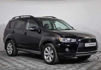 Подержанный автомобиль Mitsubishi Outlander 2011 года (3 фото)
