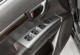 Подержанный автомобиль Hyundai Santa Fe 2011 года (10 фото)